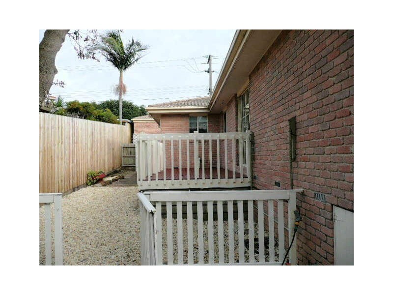 82 Railway Parade, Seaford VIC 3198