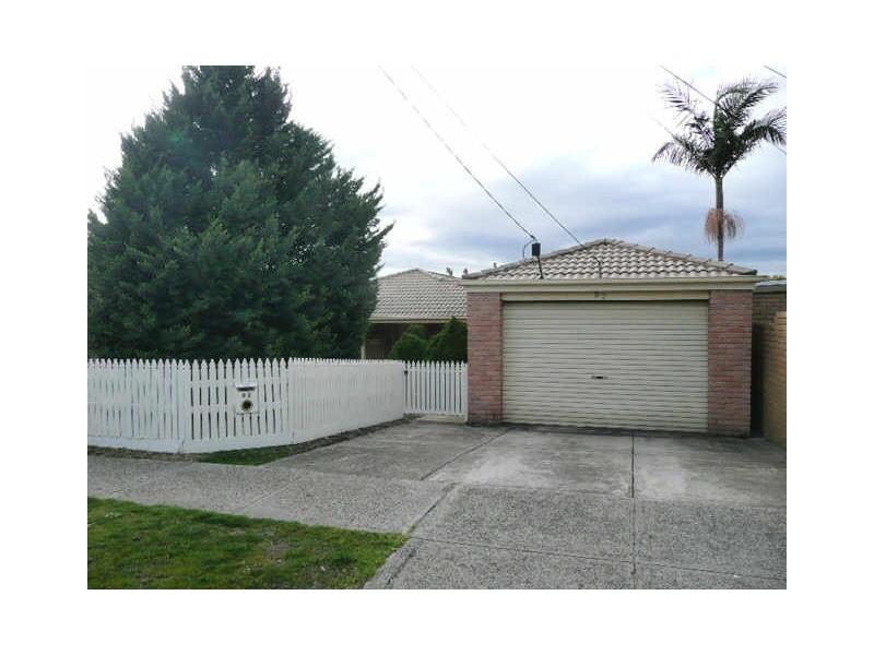 82 Railway Parade, Seaford VIC 3198