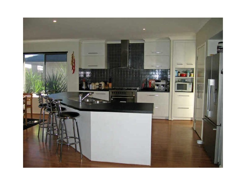 86 Sandhurst Blvd, Sandhurst VIC 3977