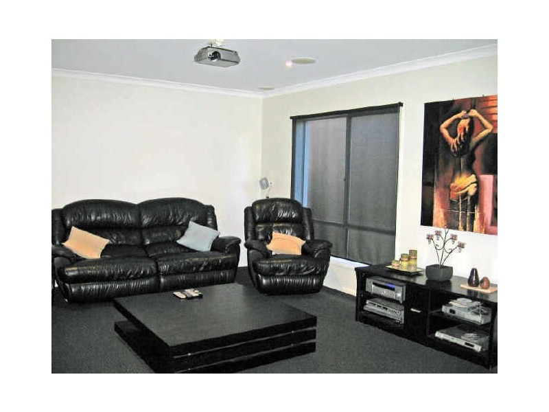 86 Sandhurst Blvd, Sandhurst VIC 3977