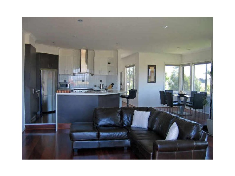28 Spence Terrace, Sandhurst VIC 3977