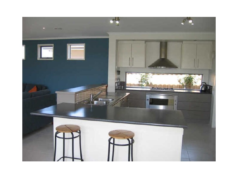 16 Whitewater Court, Sandhurst VIC 3977