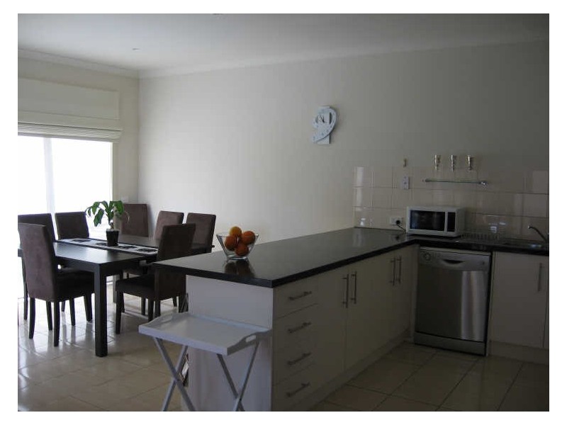 15/2 Coventry Drive, Sandhurst VIC 3977