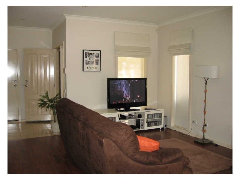 15/2 Coventry Drive, Sandhurst VIC 3977