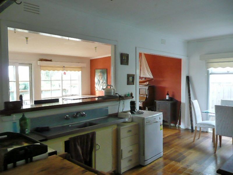 15 Clovelly Parade, Seaford VIC 3198