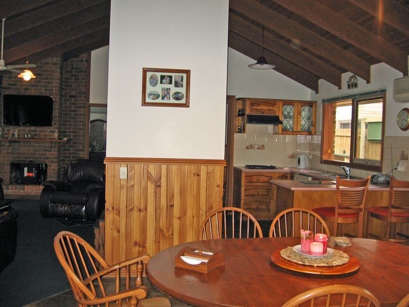 14 Streeton Court, Skye VIC 3977