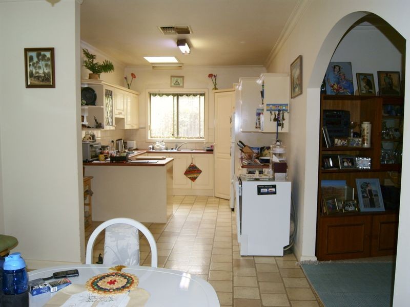 8 Kananook Avenue, Seaford VIC 3198