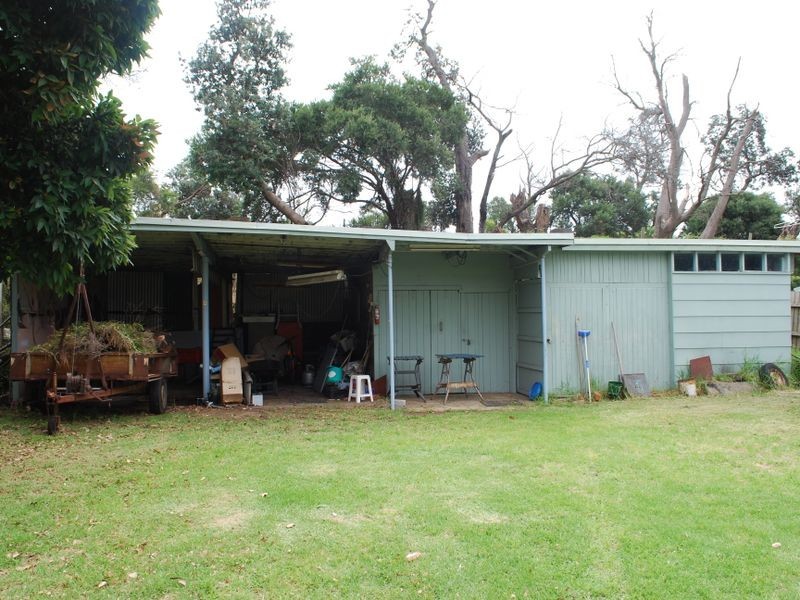 8 Kananook Avenue, Seaford VIC 3198