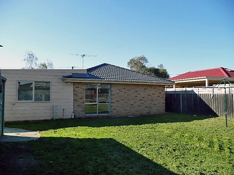 14 Rouse Street, Cranbourne VIC 3977