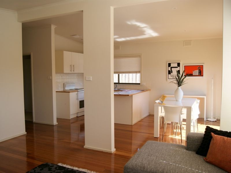 1/2 Wynnstay Road, Seaford VIC 3198