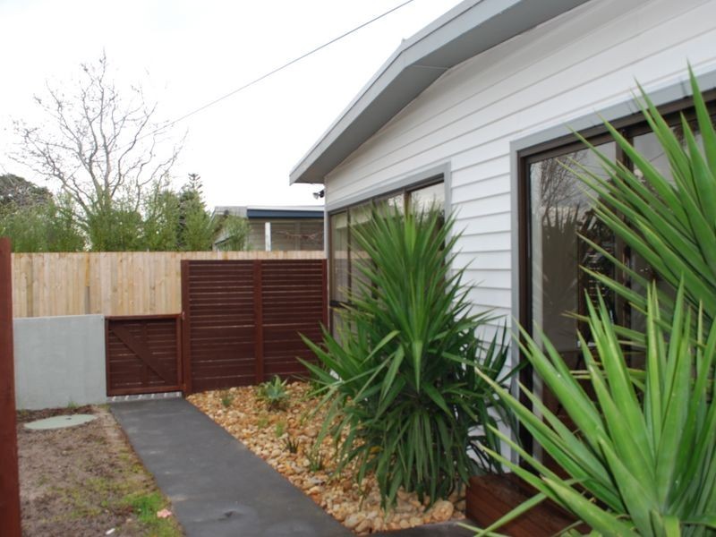 1/2 Wynnstay Road, Seaford VIC 3198