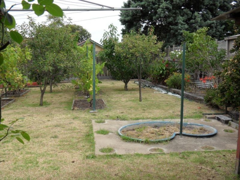 109 Monterey Boulevard, Frankston North VIC 3200