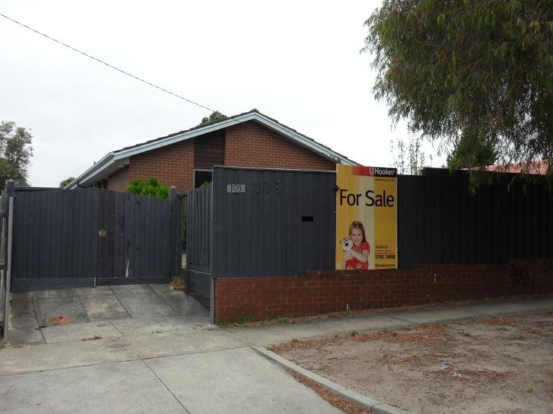 109 Monterey Boulevard, Frankston North VIC 3200