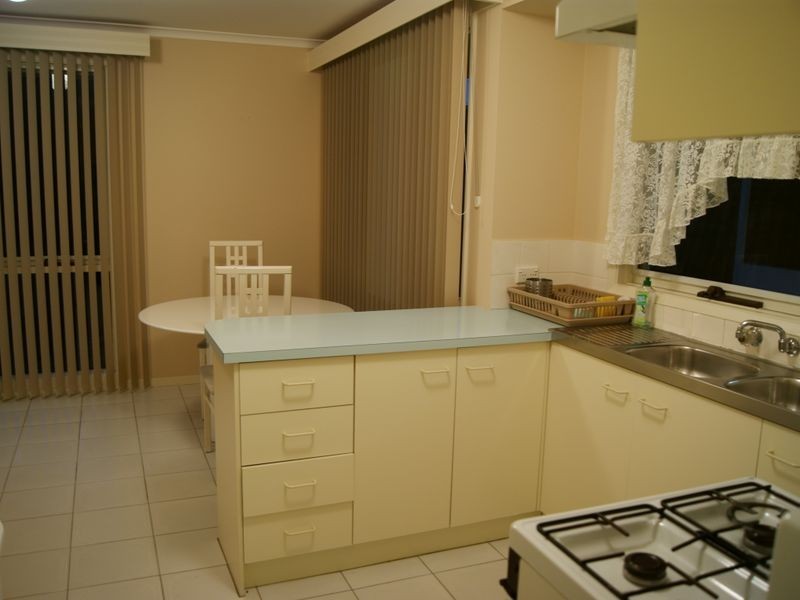 82 Silvertop Crescent, Frankston North VIC 3200