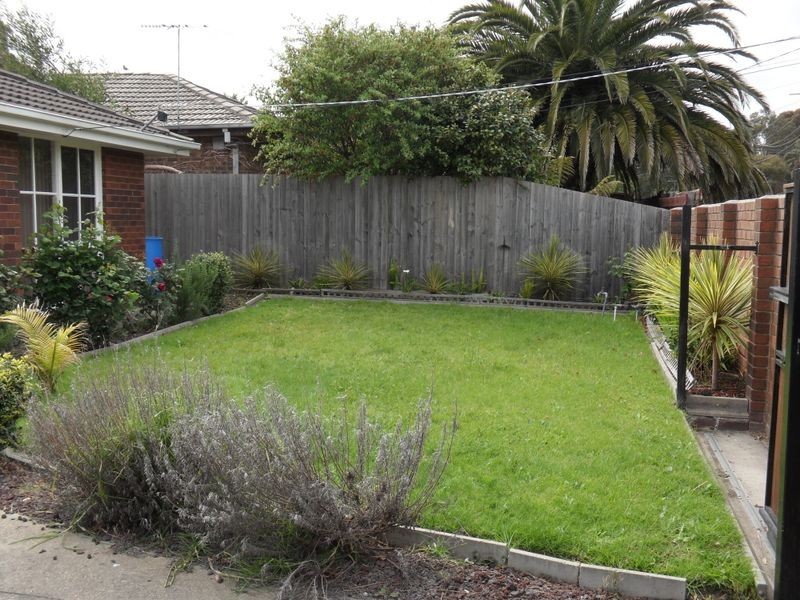 82 Silvertop Crescent, Frankston North VIC 3200