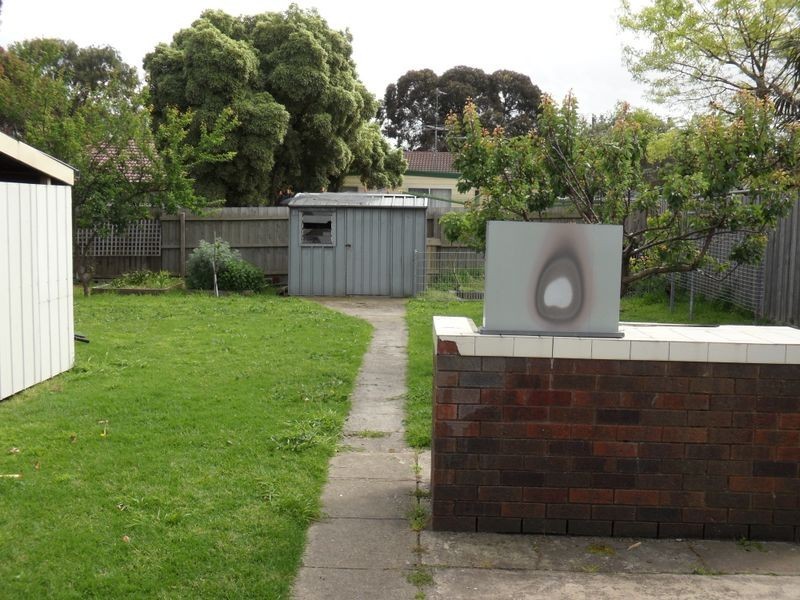 82 Silvertop Crescent, Frankston North VIC 3200