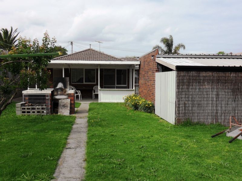 82 Silvertop Crescent, Frankston North VIC 3200