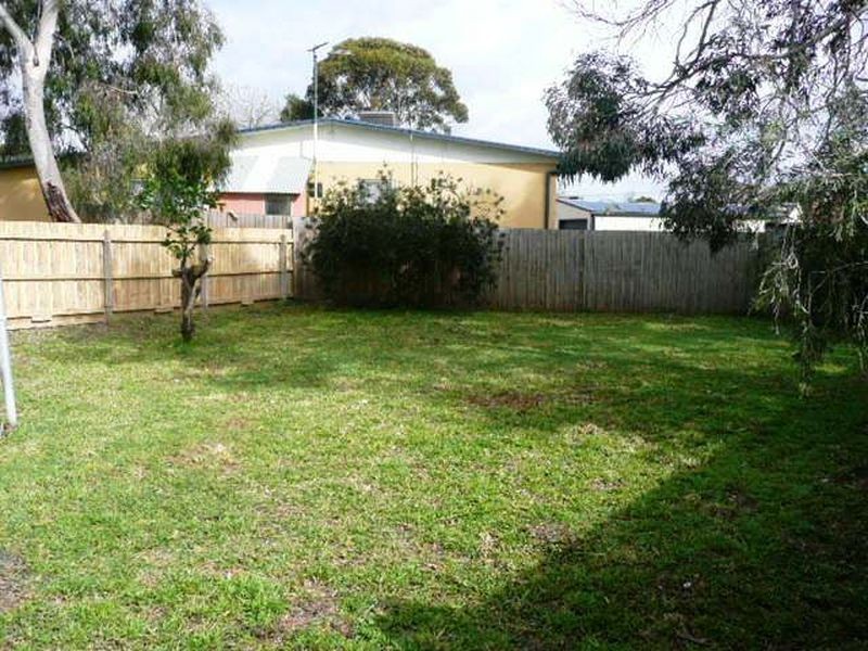 43 Norfolk Crescent, Frankston North VIC 3200