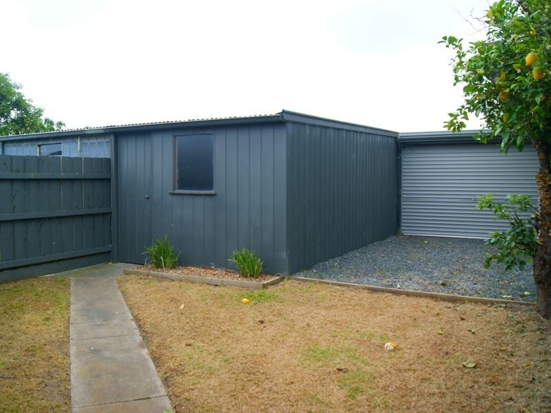 2 107 Dandenong Road East, Frankston VIC 3199