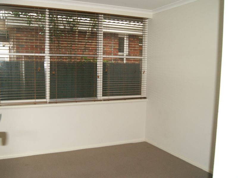 2 107 Dandenong Road East, Frankston VIC 3199