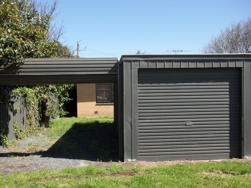 2 107 Dandenong Road East, Frankston VIC 3199