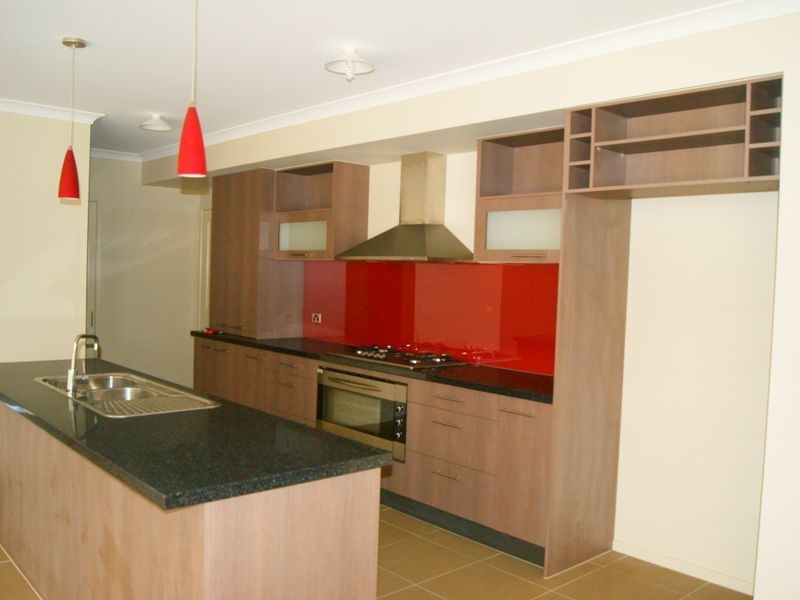 40 Sandarra Boulevard, Sandhurst VIC 3977