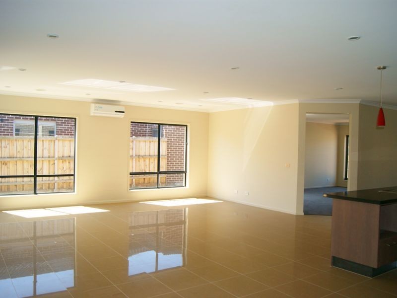 40 Sandarra Boulevard, Sandhurst VIC 3977