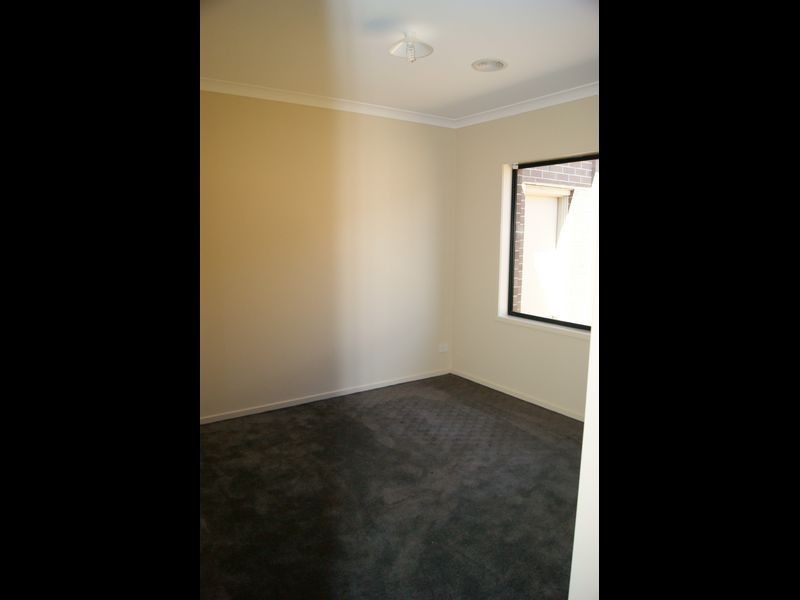 40 Sandarra Boulevard, Sandhurst VIC 3977