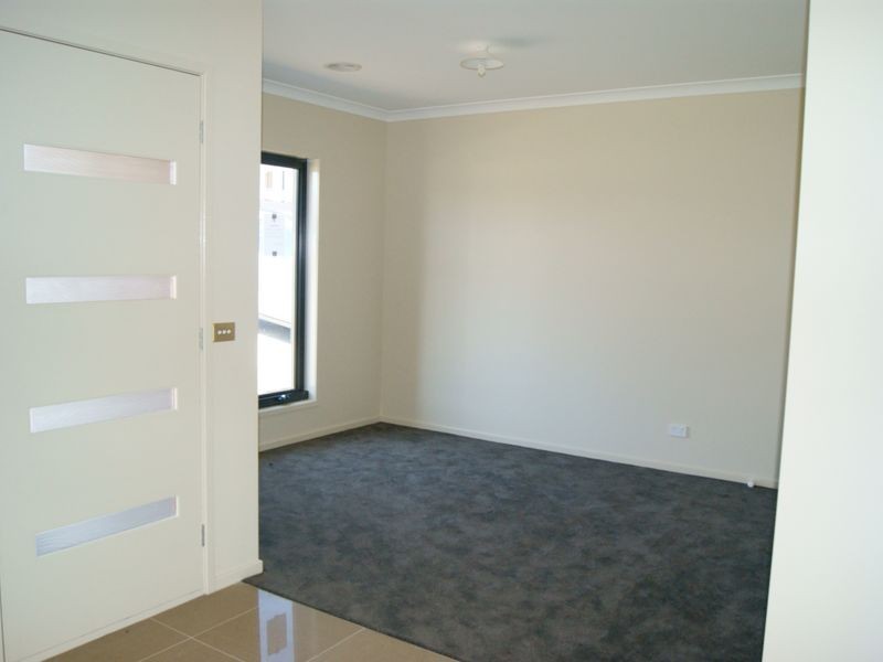 40 Sandarra Boulevard, Sandhurst VIC 3977