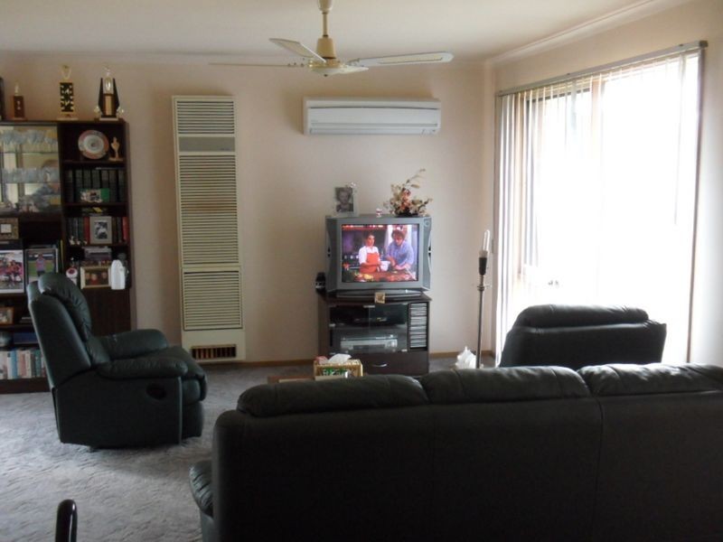 2B Sussex Crescent, Seaford VIC 3198