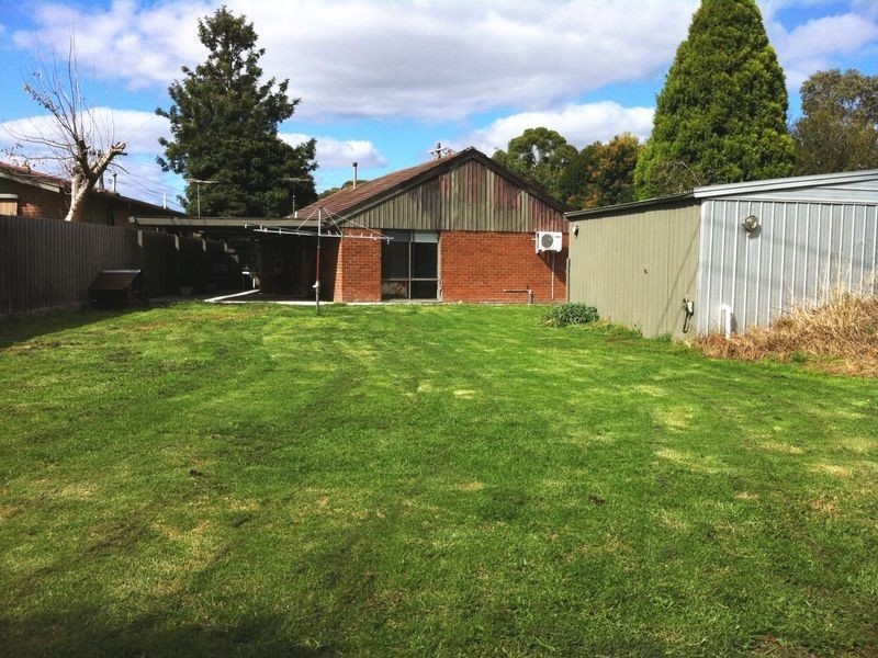 90 Silvertop Crescent, Frankston North VIC 3200