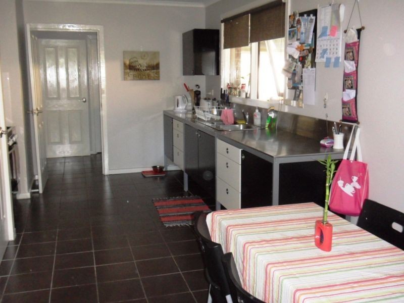 90 Silvertop Crescent, Frankston North VIC 3200