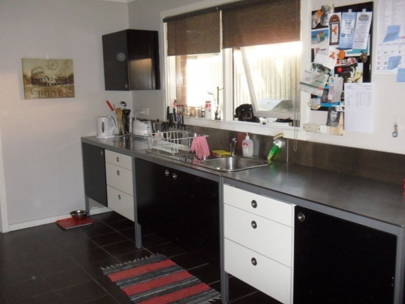 90 Silvertop Crescent, Frankston North VIC 3200