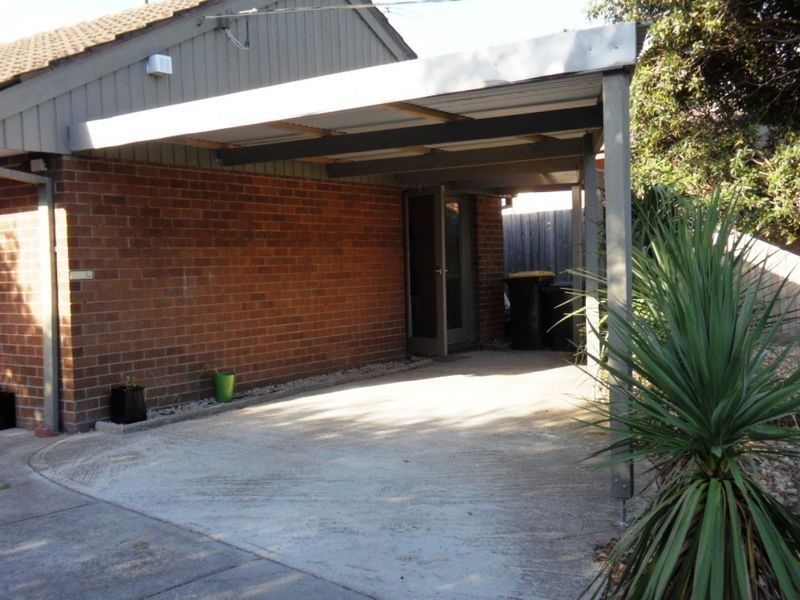 90 Silvertop Crescent, Frankston North VIC 3200