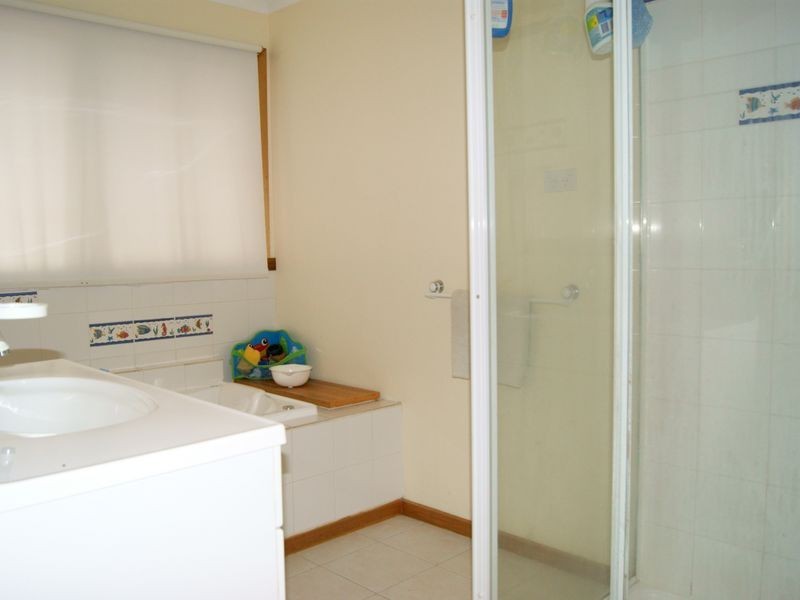 3 Rosslyn Avenue, Seaford VIC 3198