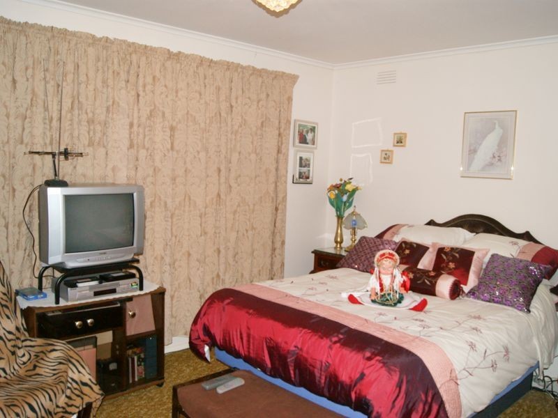 33 Bognor Avenue, Seaford VIC 3198