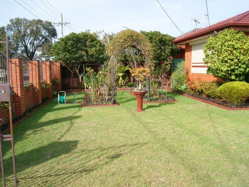 33 Bognor Avenue, Seaford VIC 3198