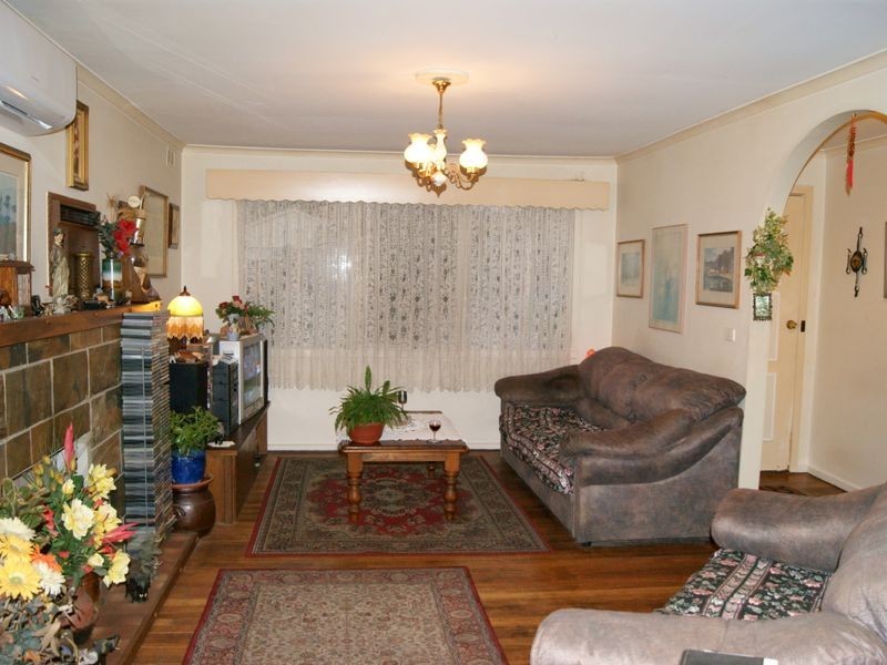 49 Silvertop Crescent, Frankston North VIC 3200