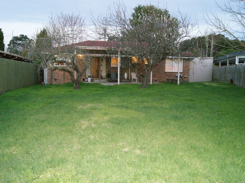 49 Silvertop Crescent, Frankston North VIC 3200