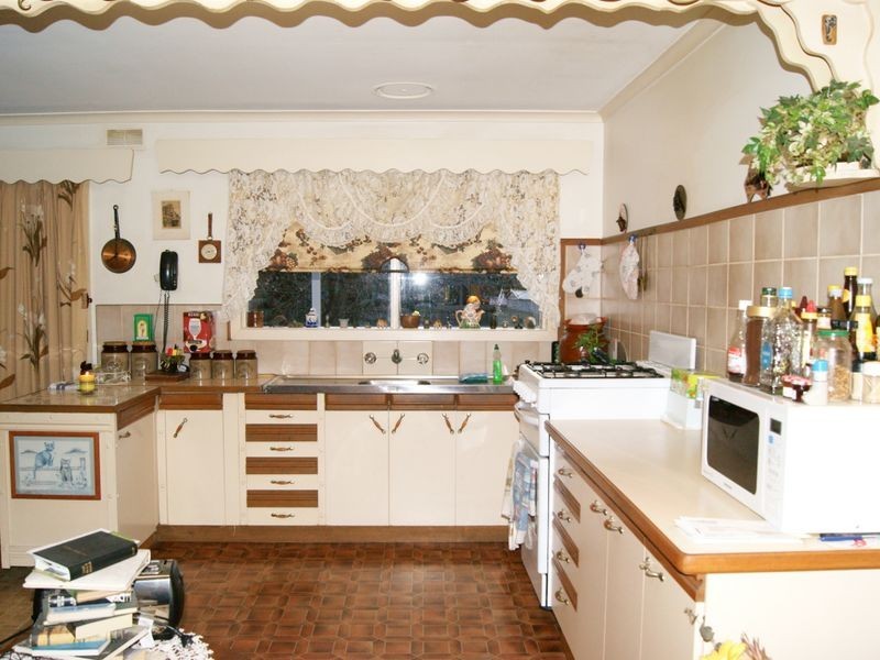 49 Silvertop Crescent, Frankston North VIC 3200