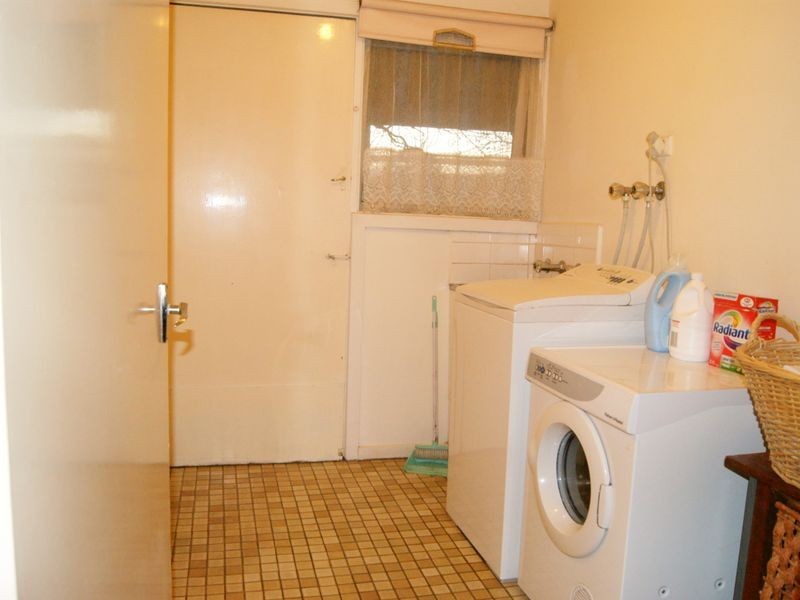49 Silvertop Crescent, Frankston North VIC 3200