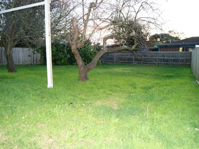 49 Silvertop Crescent, Frankston North VIC 3200