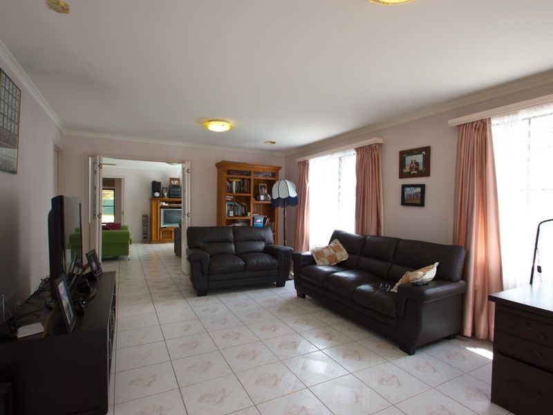 3a Bayside Grove, Seaford VIC 3198