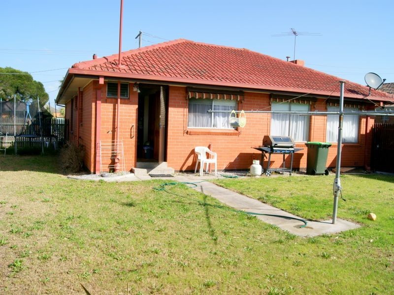 13 Selsey Street, Seaford VIC 3198