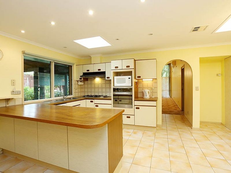 28 Emanuel Drive, Seaford VIC 3198
