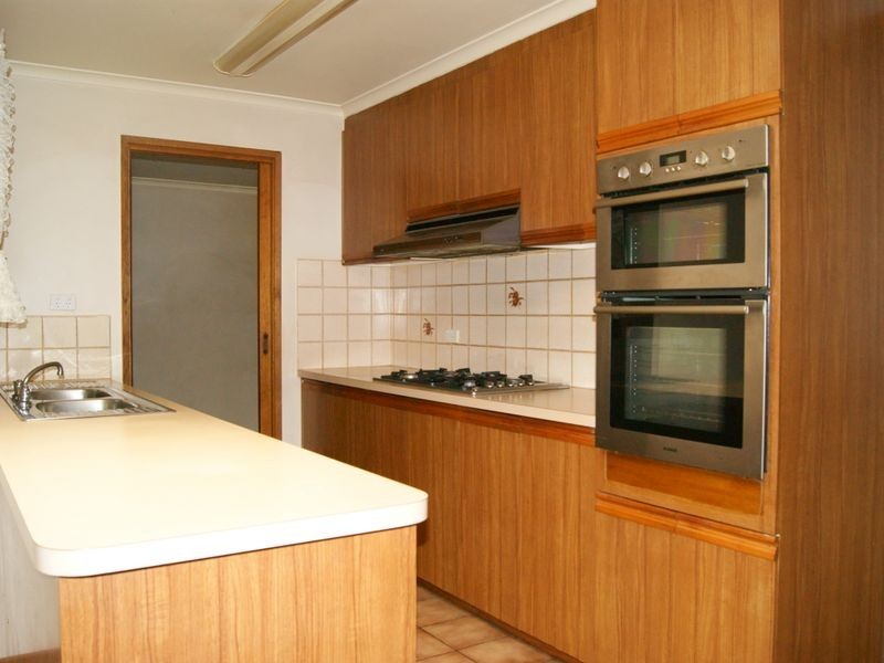 39 Emanuel Drive, Seaford VIC 3198