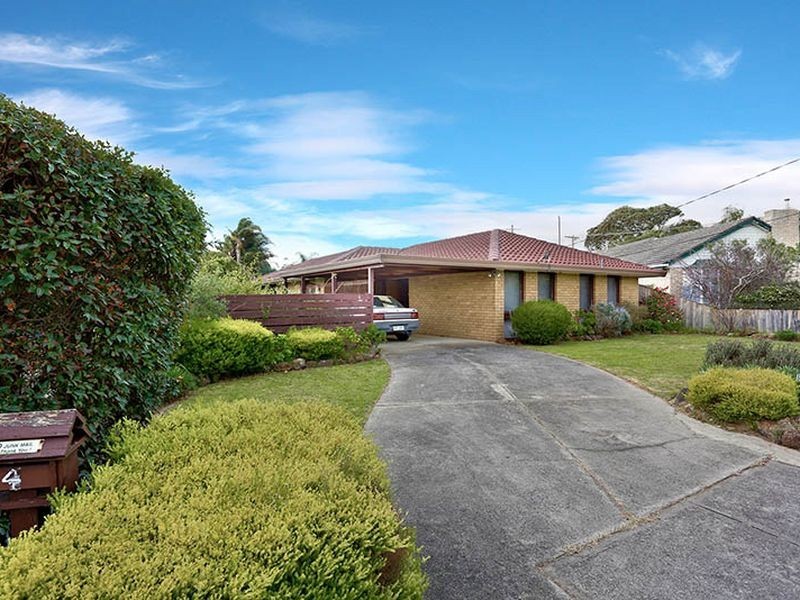 4 Torquay Avenue, Seaford VIC 3198
