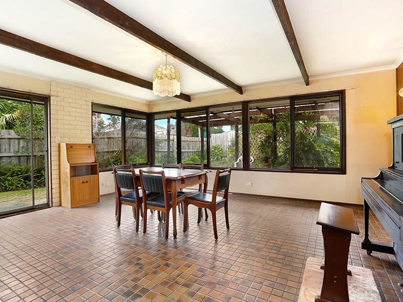 4 Torquay Avenue, Seaford VIC 3198