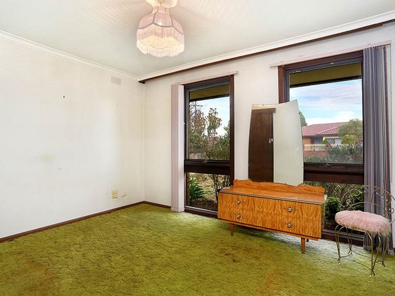 4 Torquay Avenue, Seaford VIC 3198