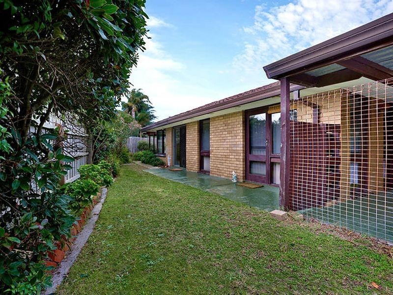 4 Torquay Avenue, Seaford VIC 3198